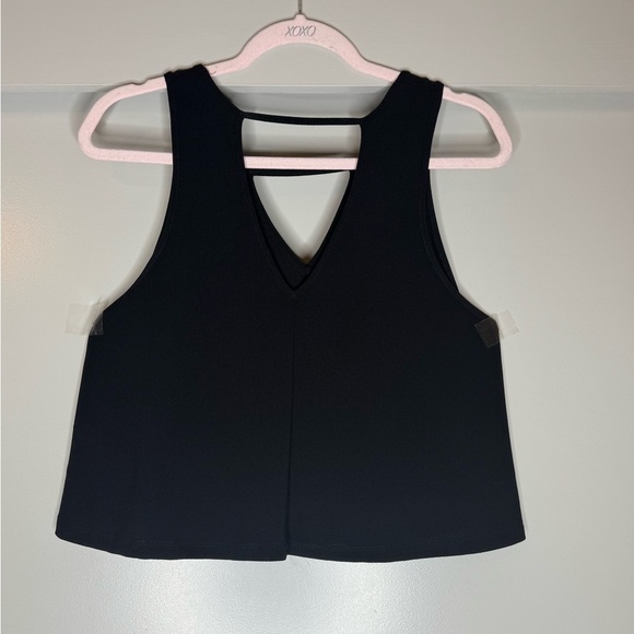 Forever 21 Black Crop Cut Out Flowy Tank Top - Picture 2 of 3